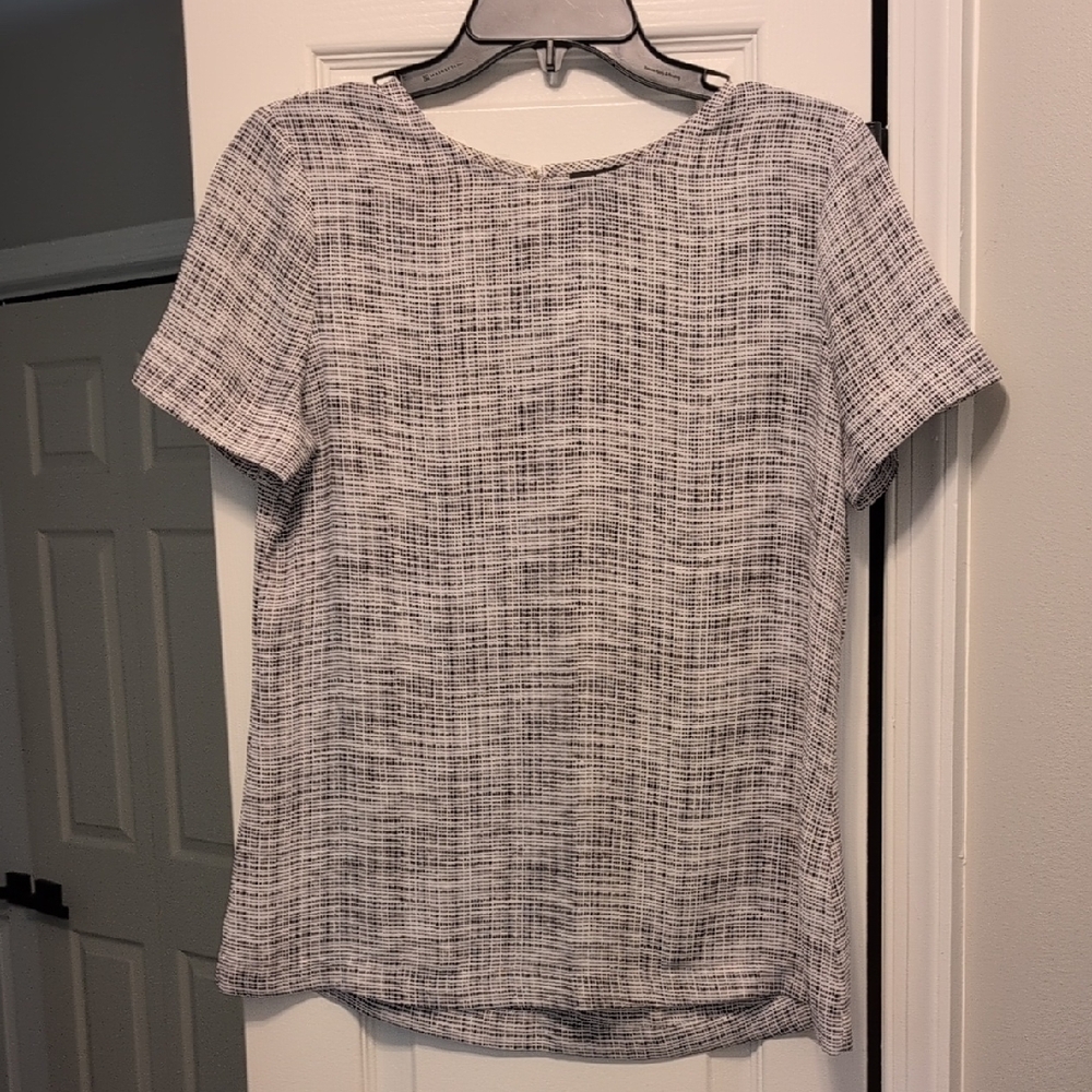 Women's Black and White Patterned Top